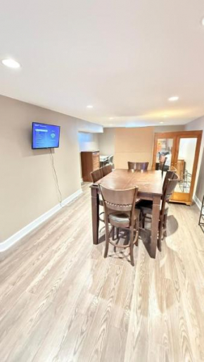 Cozy 2 Beds Basement Suite